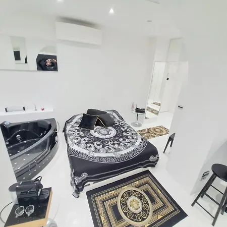 Black Diamond Appartement *
